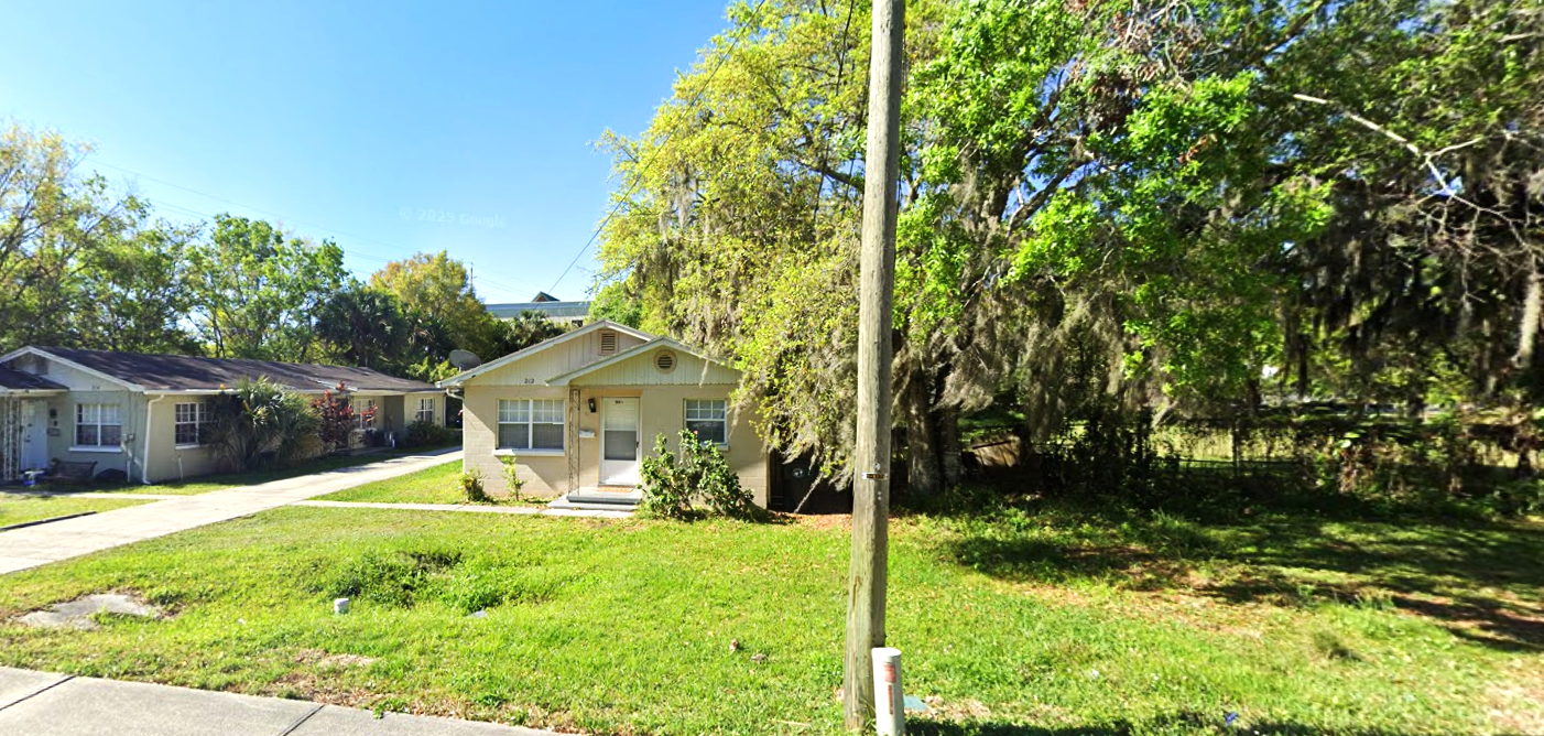 212 East Drury Avenue